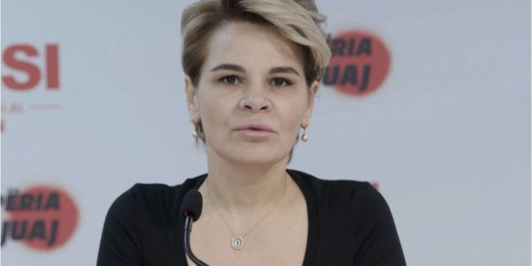 Kryemadhi nxjerr fakte të reja, kërkon hetimin e ministres së Financave Delina Ibrahimaj