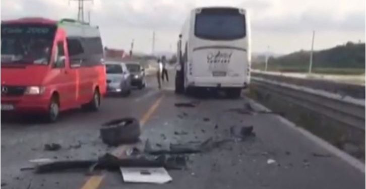 Përplaset makina me autobusin, cifti i emigrantëve humb jetën, 2 fëmijët në spital