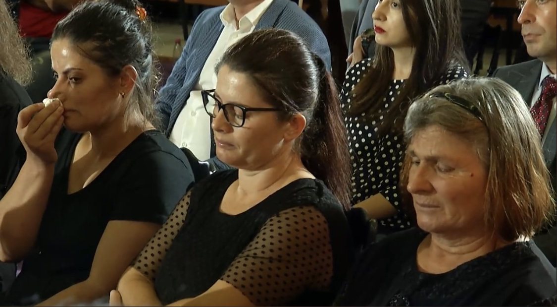 Rama, ceremoni nderi për Anri Kashikun, me familjen e tij