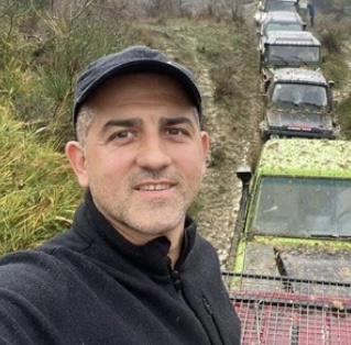 Kush është ish oficeri i RENEA që u kap me snaiper në makinë