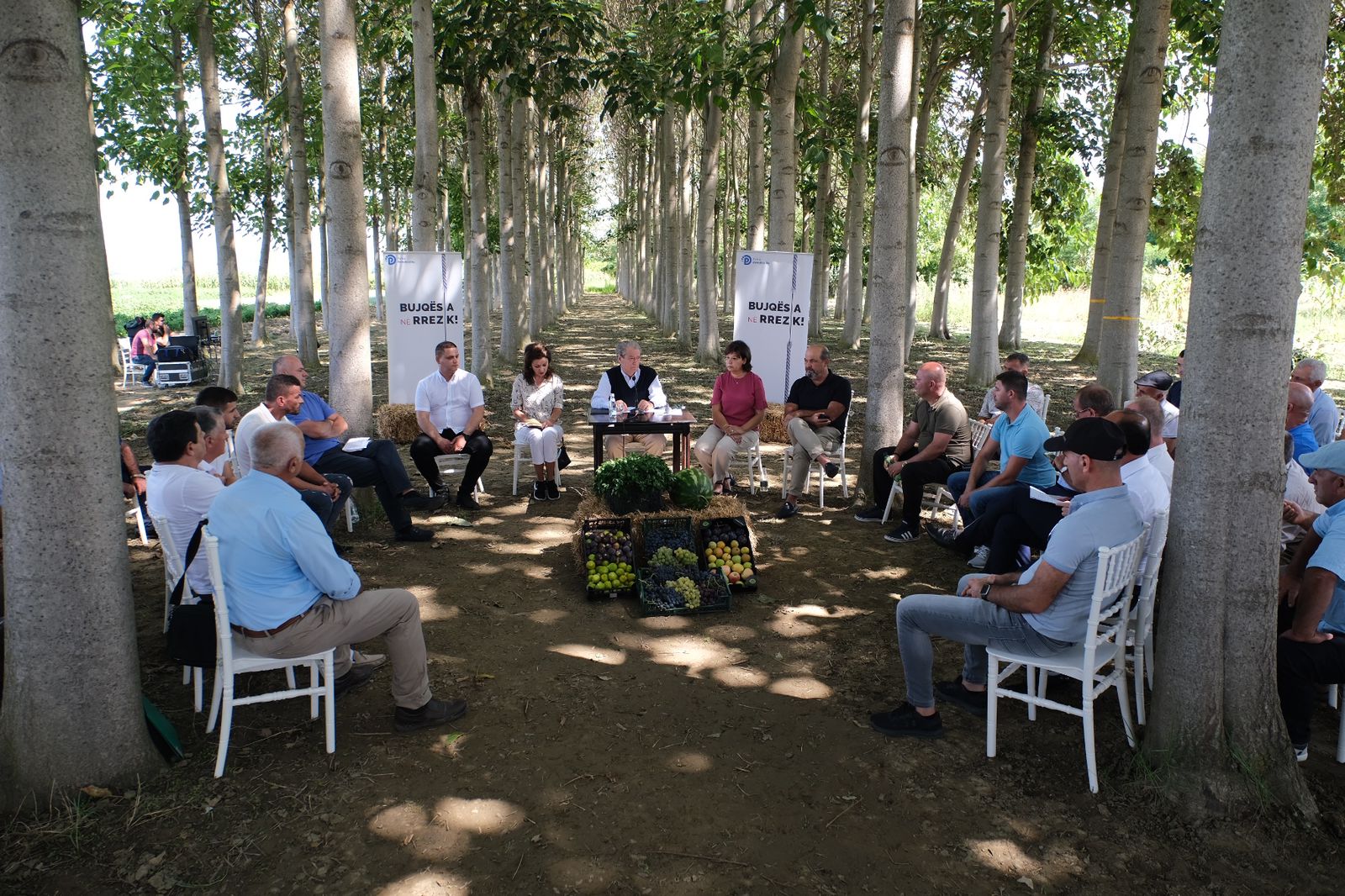 “Bujqësia është e shpërfillur nga qeveria, po ndëshkon fermerët”