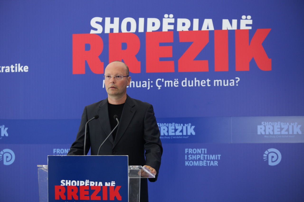 Reagon PD: Lojërat e fatit/ Edi Rama me ‘klanin e babëzisë’ rikthehen në vendin e krimit