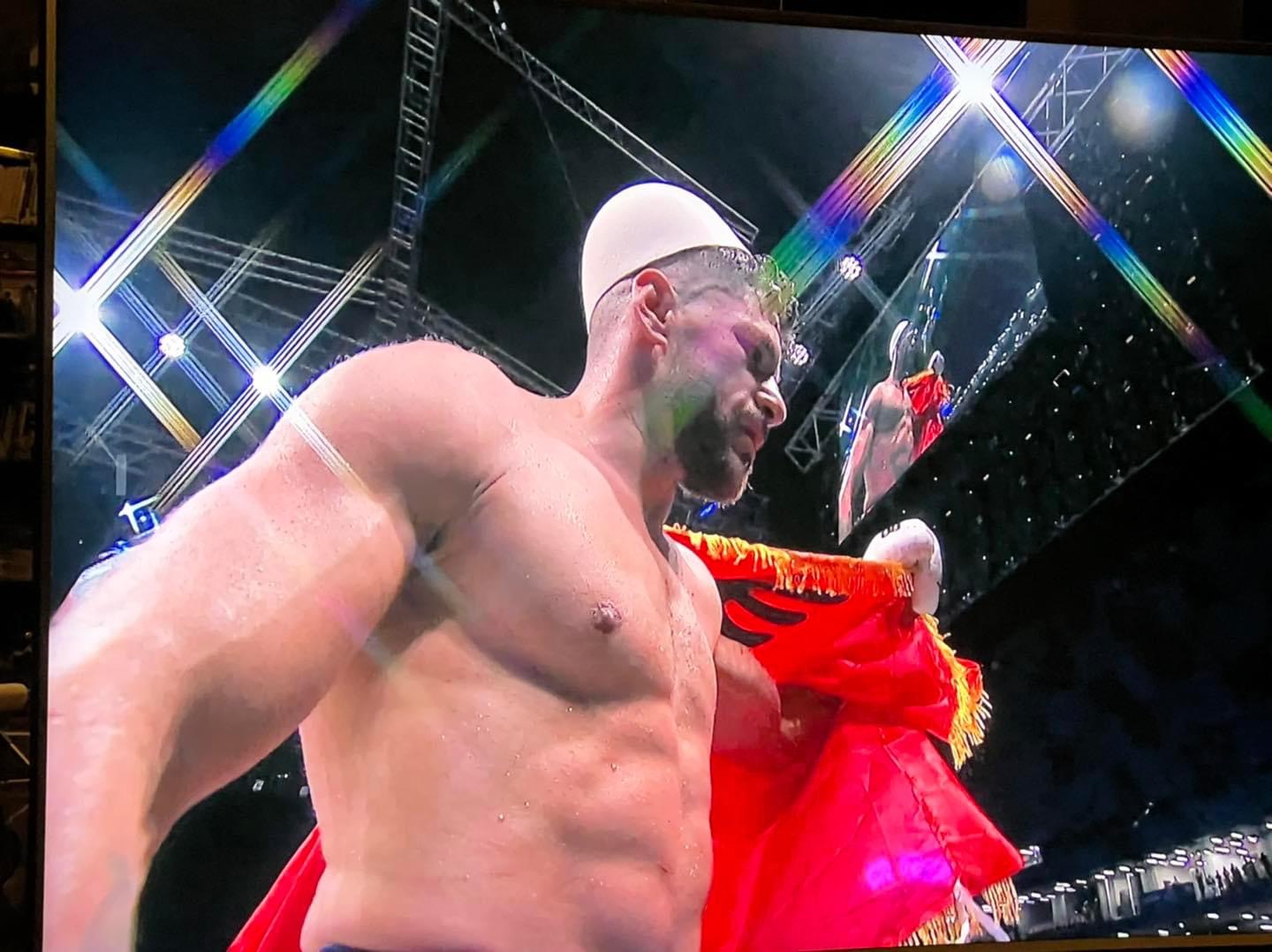 Boksieri Florian Marku fiton në Air Albania: E kisha ëndërr ndeshjen në këtë stadium