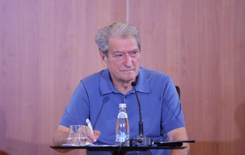 Berisha bën premtimin e bujshëm, rritje rrogash dhe pensionesh në mënyrë të pandërprerë