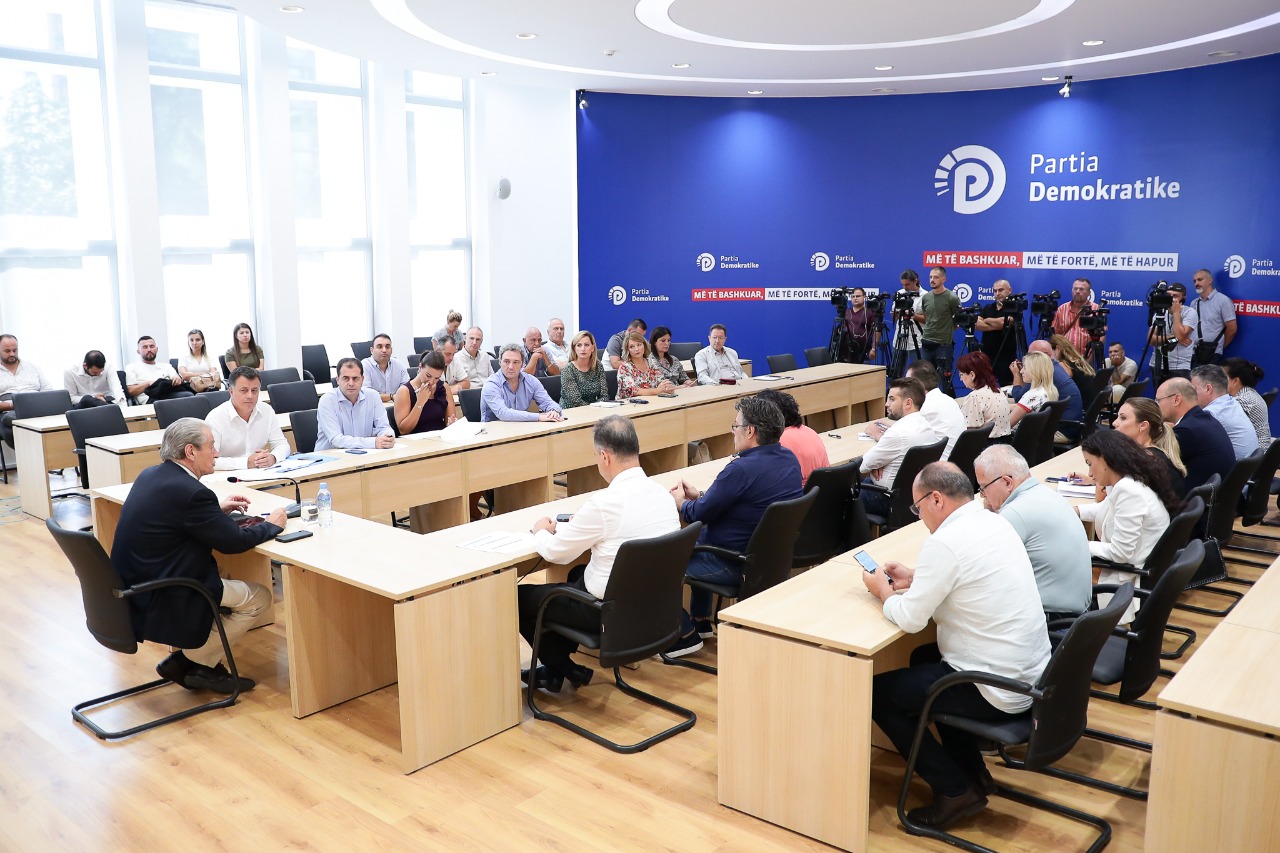 Berisha për Gledis Nanon: Ra në dijeni të aferave të Olsit dhe Çuçit