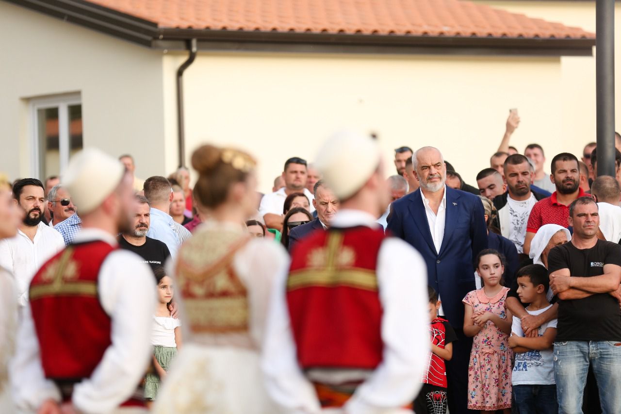 Përfundon ndërrimi i një blloku banesash në Zall Herr