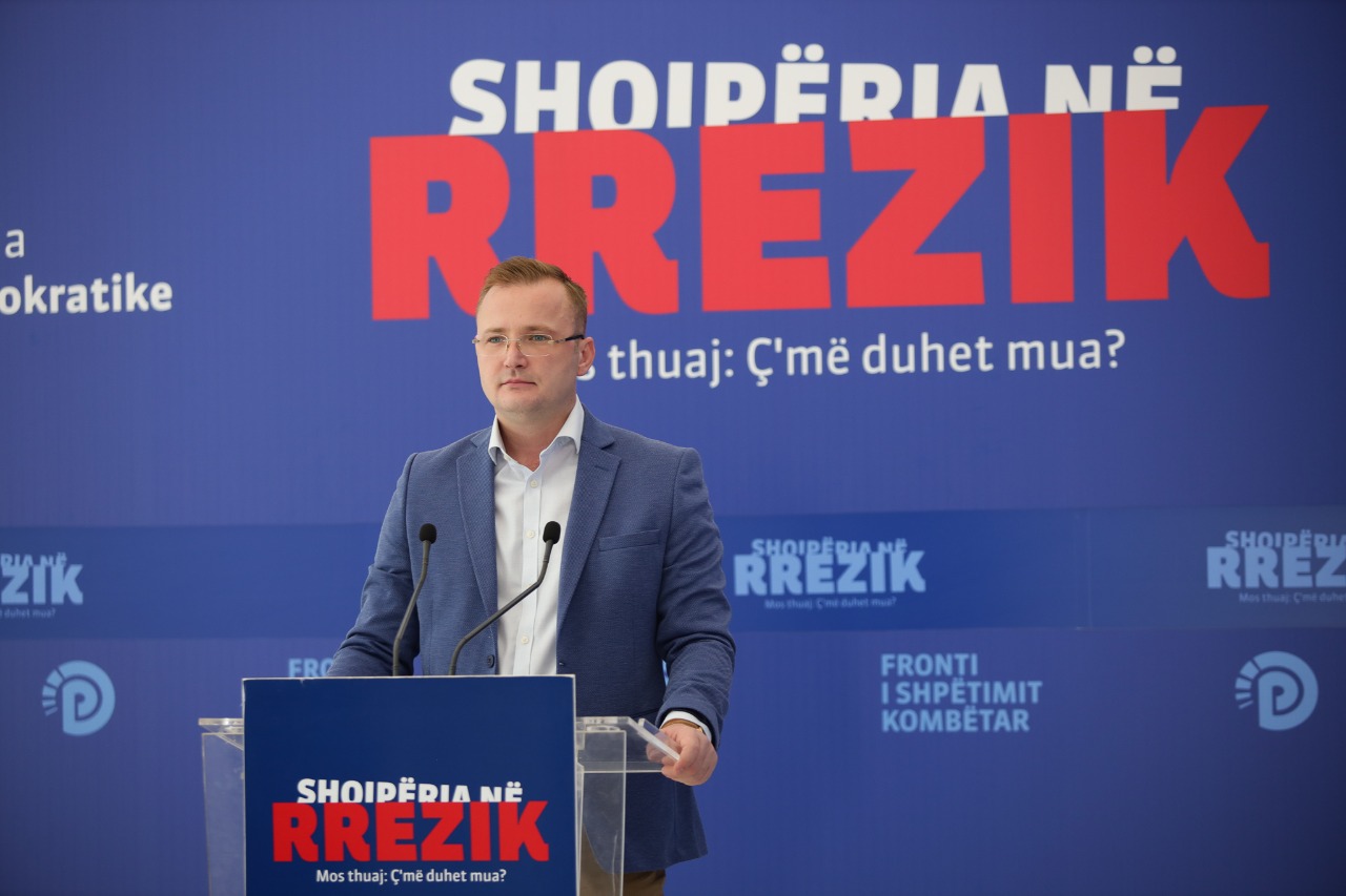 “Rama kthen policinë në shoqërues të klientëve të tij, “investitorëve strategjikë”, koncertet, panairet dhe aktivitetet sportive”