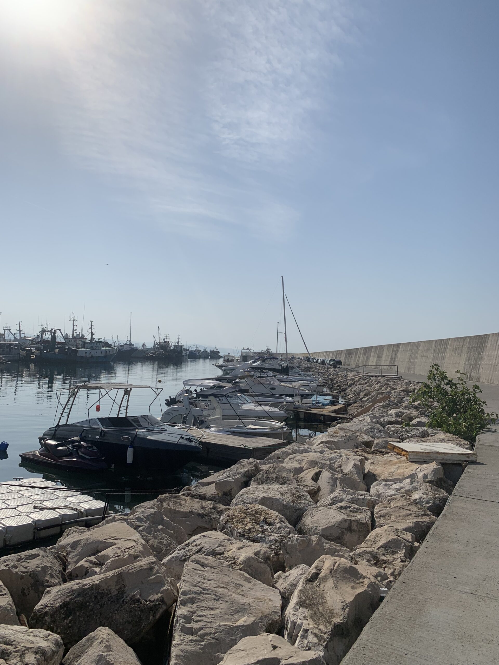 Naftë dhe parfum kontrabandë në Portin e Durrësit, 2 aksione të policisë