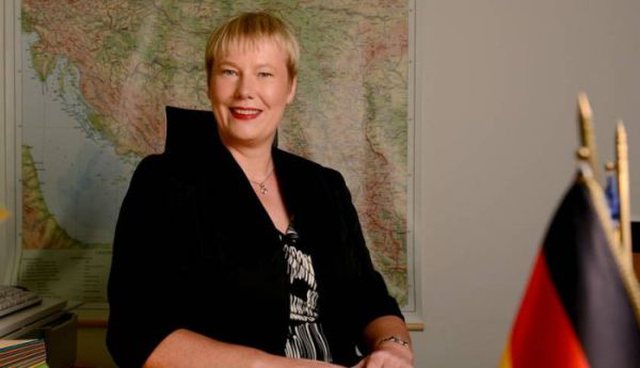 HOHMANN/ Ambasadorja e BE në Tiranë alarmon: Çfarë ndodh nëse qeveria ia kalon këto ligje