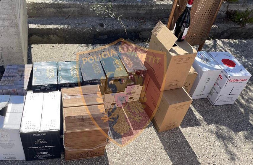 Porti i Vlorës, sekuestrohen afro 200 mijë euro dhe një sasi vere kontrabandë