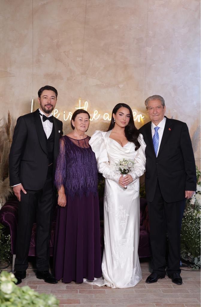 Berisha ndan gëzimin në rrjete sociale: Sonte dasëm në familjen tonë!