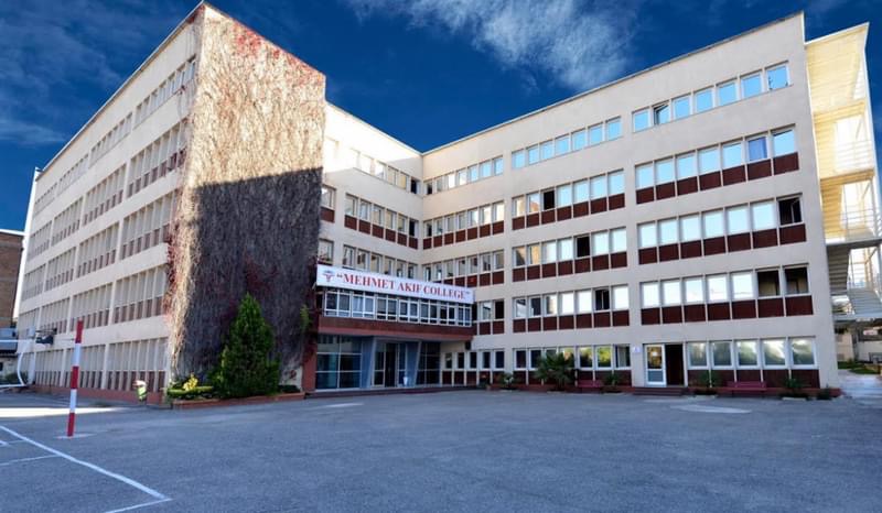 Ministrja e Arsimit për mbylljen e kolegjeve turke: Nuk plotësuan standartet