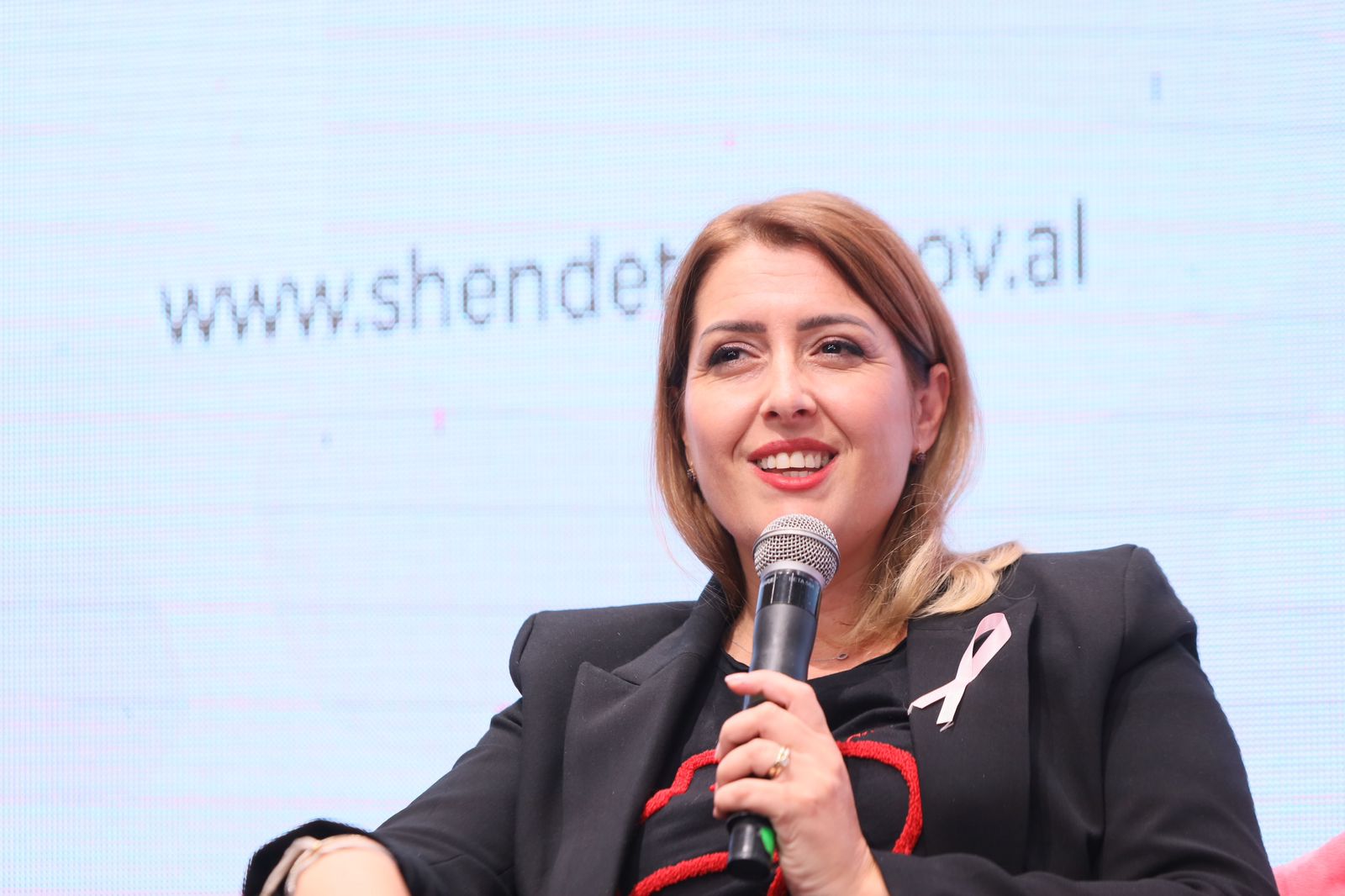 Manastirliu deklaron për një mjekim të ri: Nga 1 Nëntori do të kryhet vaksina HPV