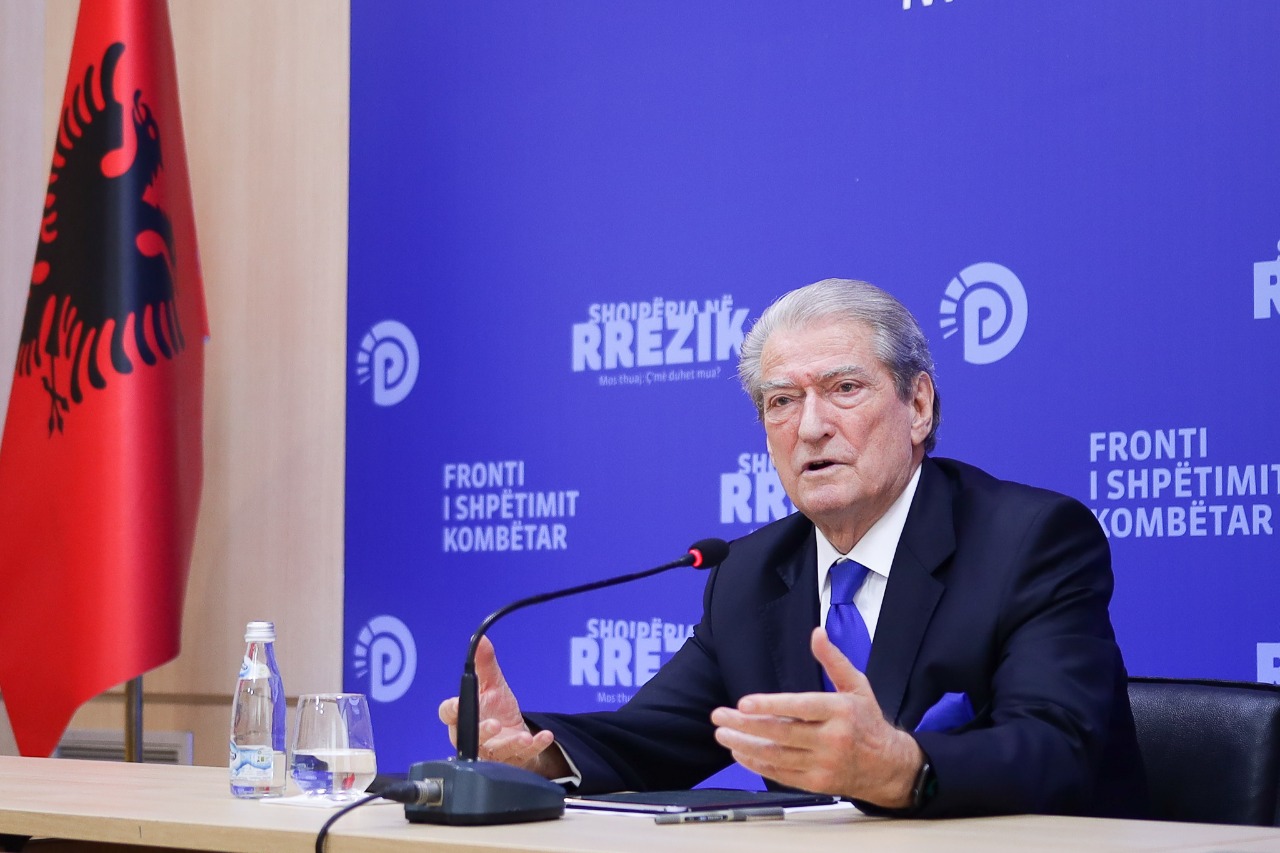 Prokuroria sekuestron pasuritë e Fation Muratit, u kap ndërsa bënin shëtitje me Endrit Doklen