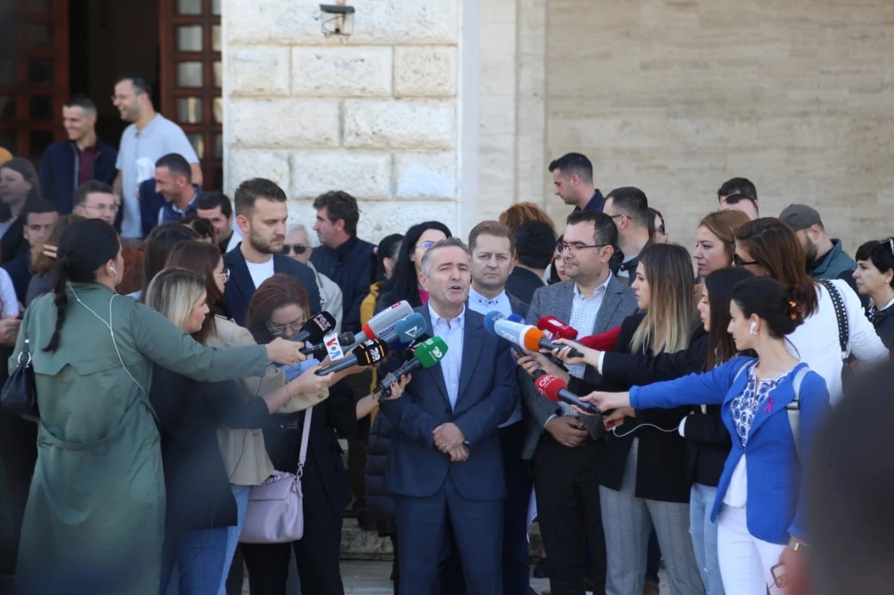 Nesër protesta kombëtare e pedagogëve, Edi Rama u tall sërish sot me protestën