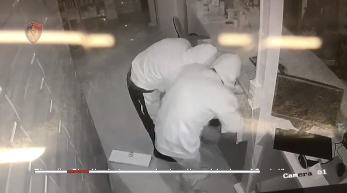 DY HAJDUTËT/ Vodhën 12 biznese në Tiranë, të fiksuar pas farmacive