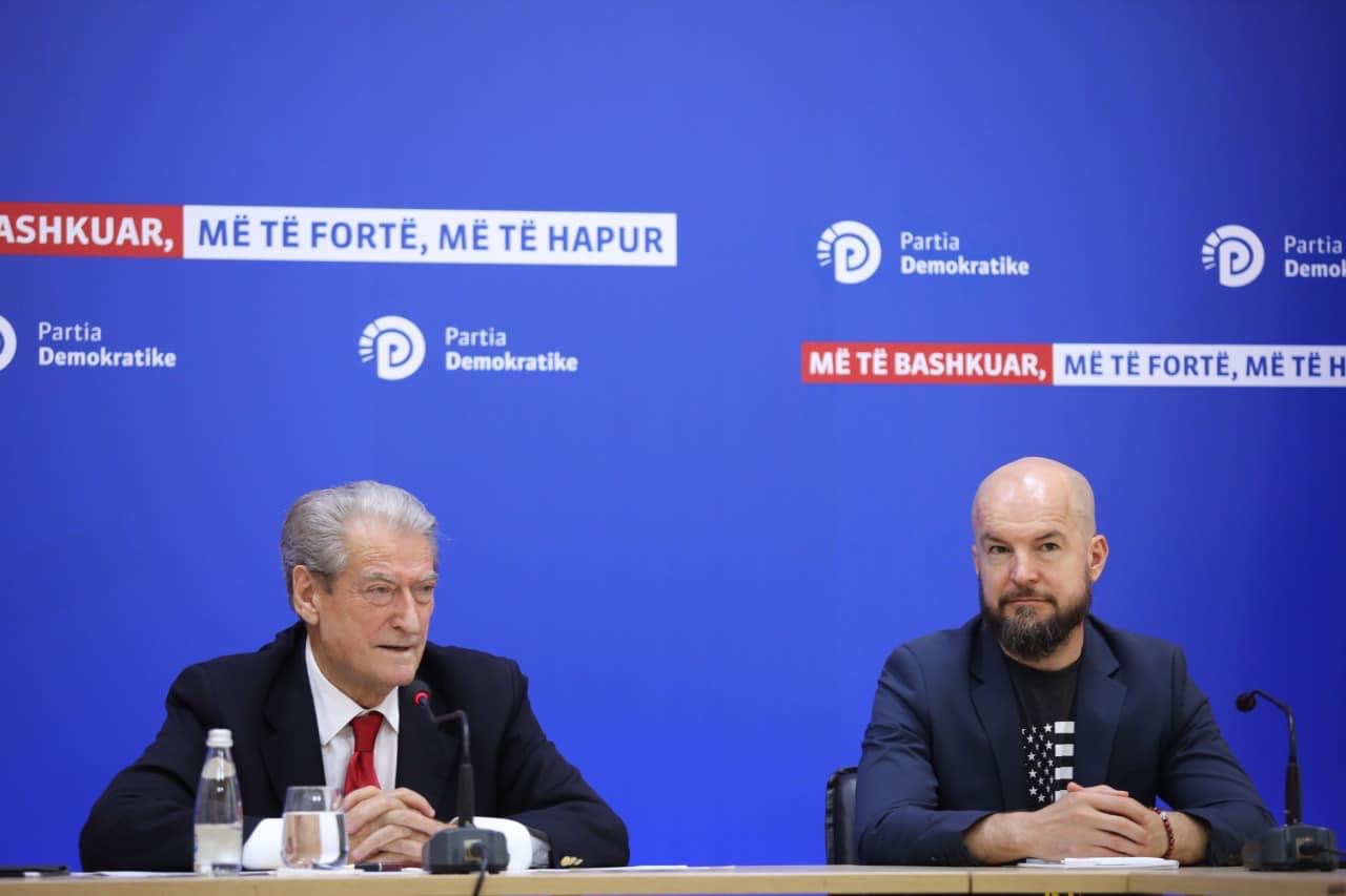 TEKSTI/ Berisha ka ditëlindjen, këshilltari i dedikon një poezi