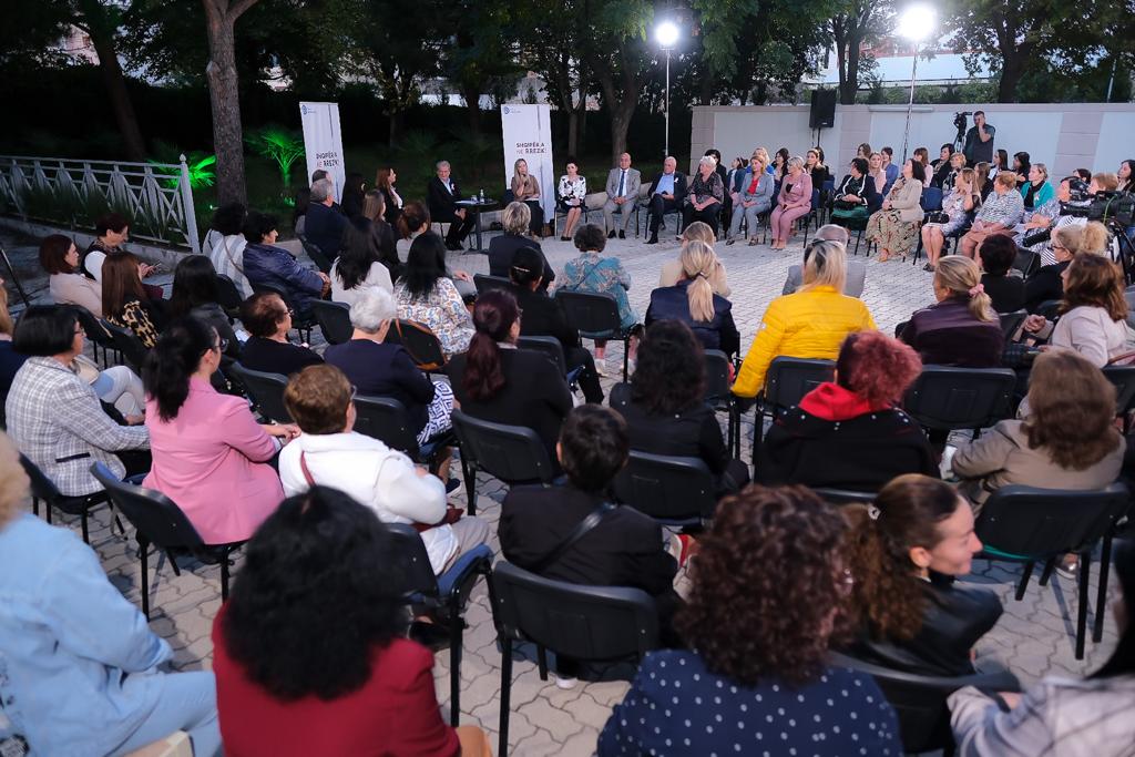 “Check-up i kushërirës së Ramës merr milionë euro dhe nuk bën asgjë”