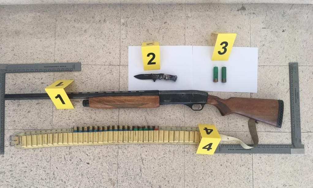 Qellohet me armë drejt makinës me 3 të rinj në Berat