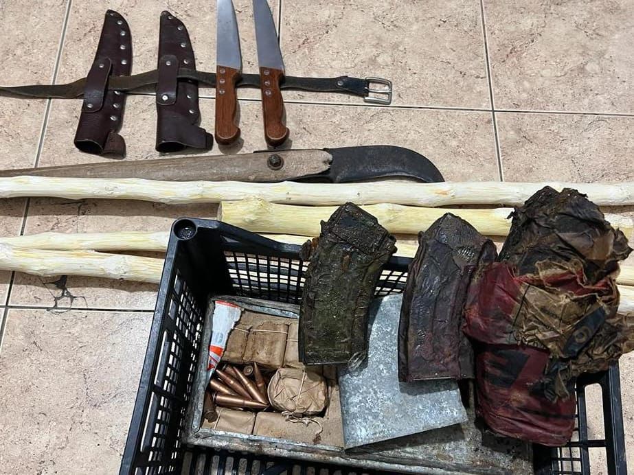 FOTO/ Ky është ‘radikali’, i mbante fëmijët dhe gruan mbyllur prej 6 vitesh