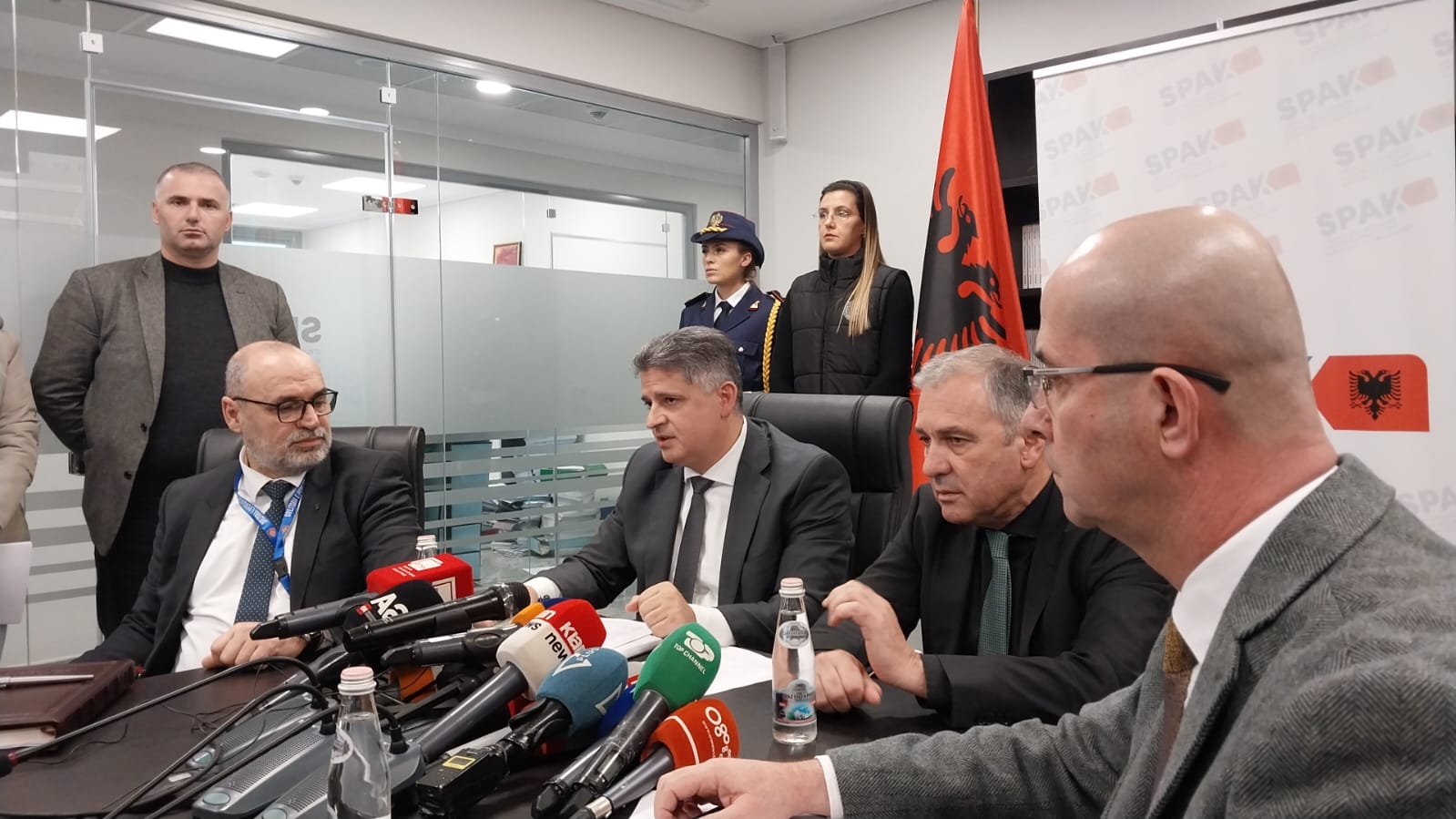 EMRAT/ Ja kush është arrestuar për thasët e kokainës në Fratar, 24 ton pleh kimik me afro 500 kile ‘të bardhë’