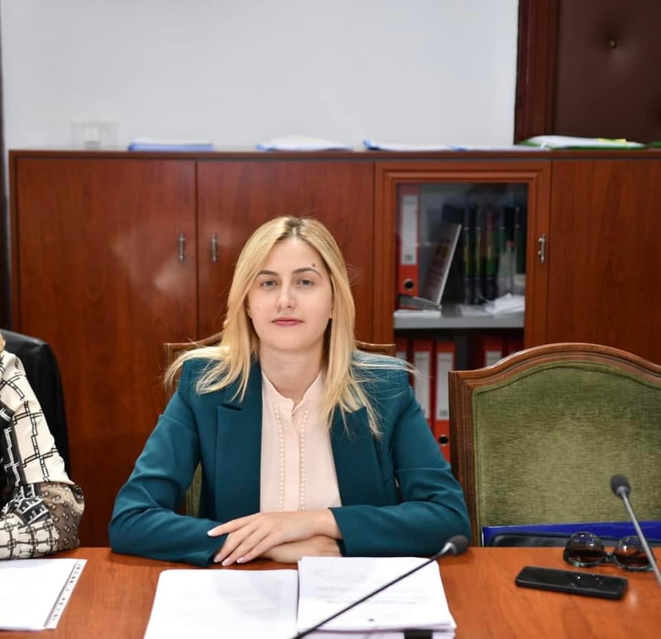 “Sa para ka ndarë qeveria për like, share dhe lajme te rreme pro Ramës e ministrave”