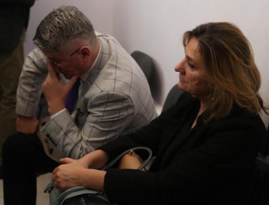 Grida Duma lë mandatin përcillet me lot nga kolegët demokratë