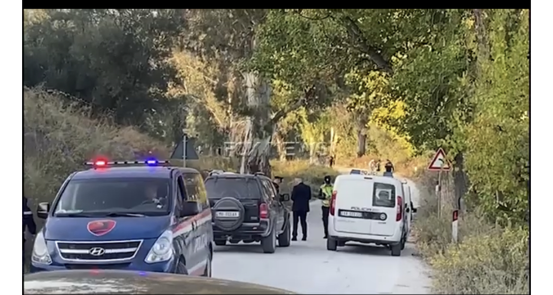 Tragjike në Vlorë, makina godet dhe lë pa ketë çiklisten franceze, i shoqi në gjendje të rëndë