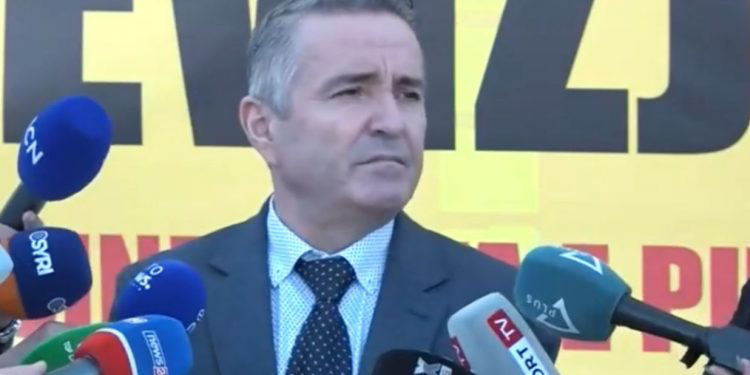 Pedagogët presin deri nesër në 16.30. Më pas grevë urie