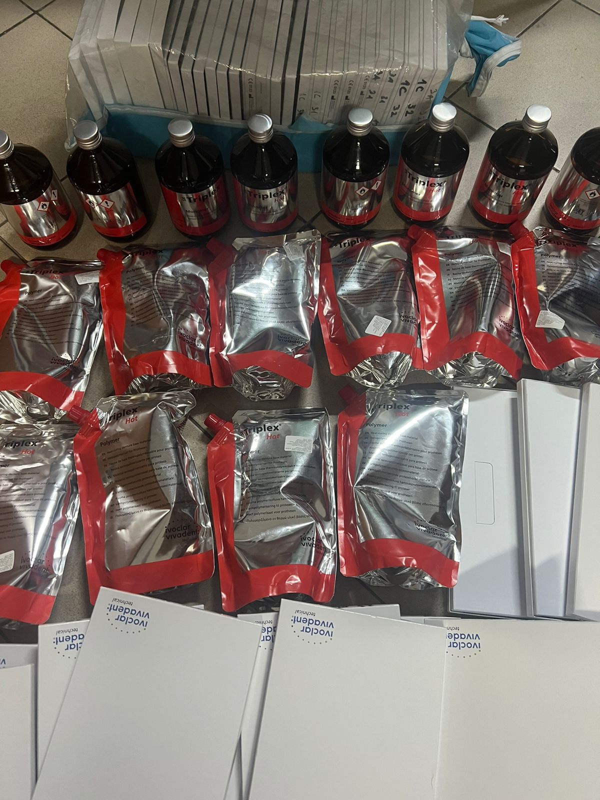 Magazinieri i mallrave kontrabandë të klinikave dentare në Tiranë bie në pranga