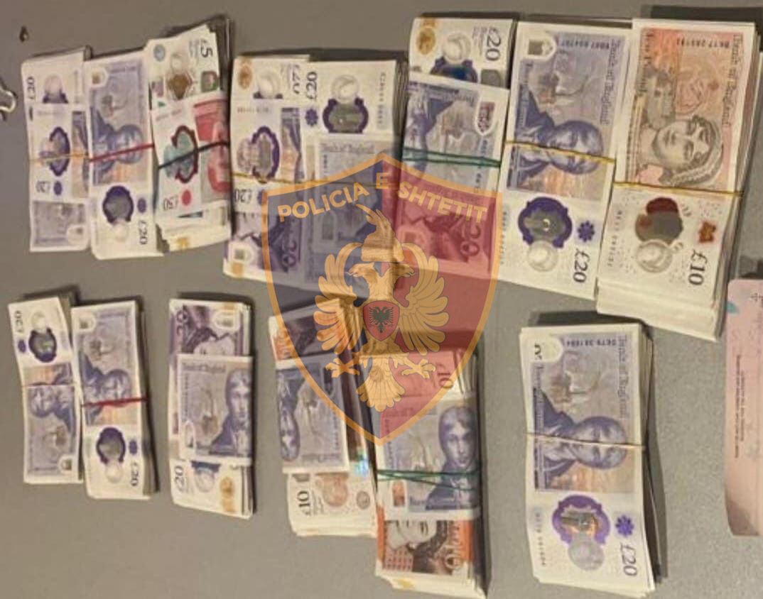 Rinas, 26 vjeçarja kapet me 15 mijë paund në Rinas