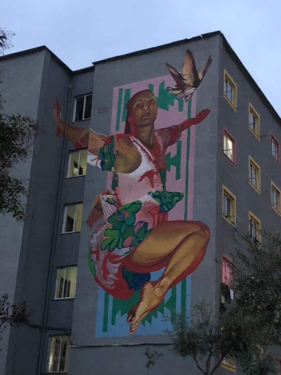 Këshilla e Erion Veliajt për studentët, muralja e transit te konviktet. Çfarë tha pastori Akil Pano dhe gjëmimi i publikut