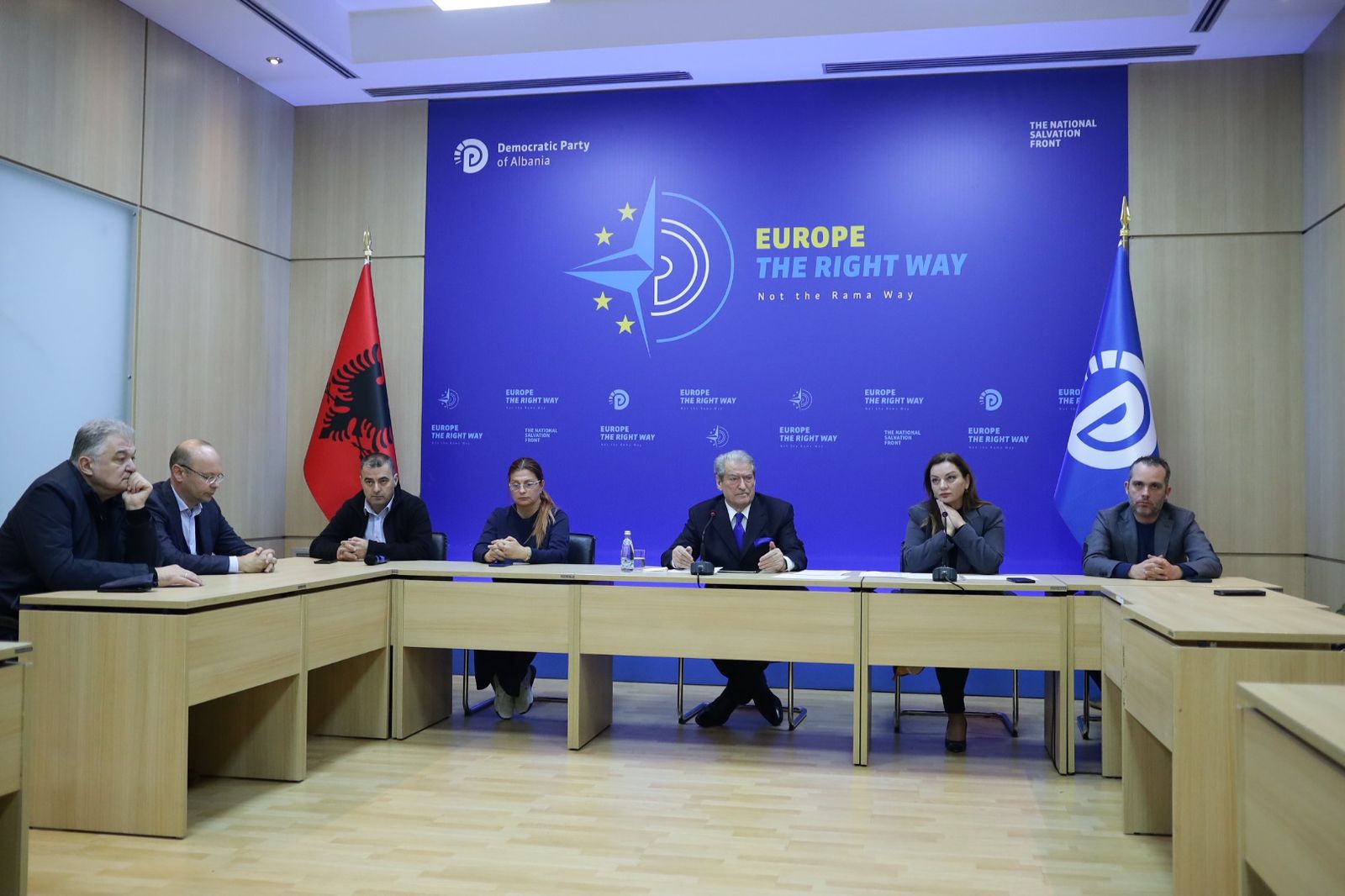 “Primaret rruga e vetme për t’i dhënë pushtetin simpatizantëve dhe demokratëve. Në 12 muaj anëtarë e PD-së votuan 5 herë“