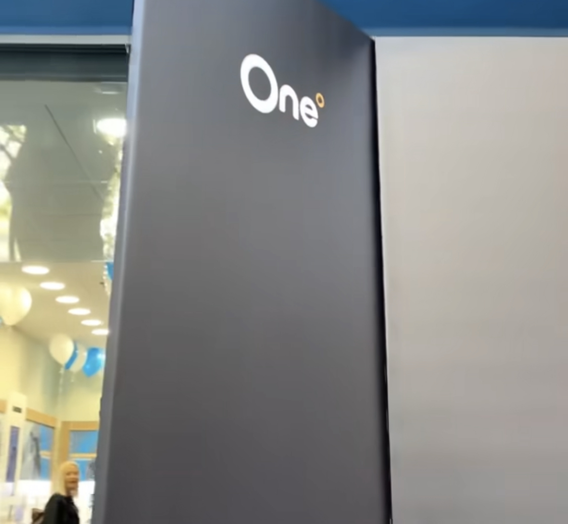 SHËRBIM SKANDALOZ/ Bien tastierat e One, mijëra abonentë me telefon të fikur, bllokohet mundësia për ankesa