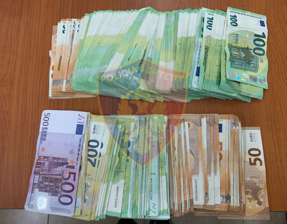 U mbahen eurot në pikën e kalimit të Morinës, kishin më tepër se 10 mijë