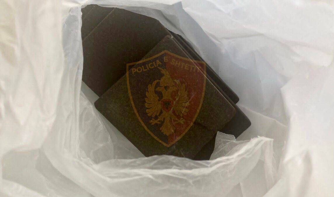 Tregtonte materiale ndërtimi por edhe kanabis çokollatë