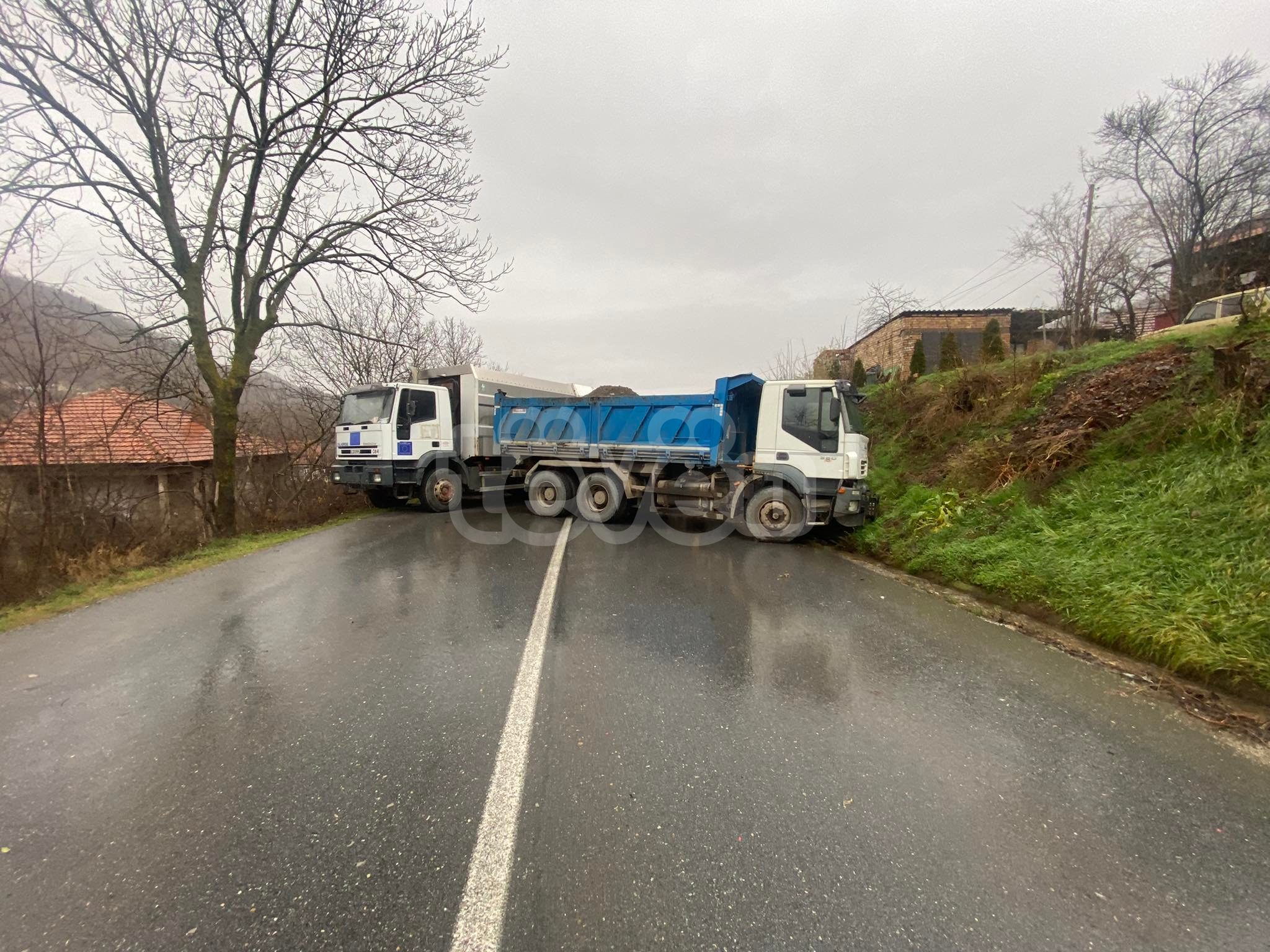 Tensionet në veri të Kosovës, reagon më në fund Tirana zyrtare
