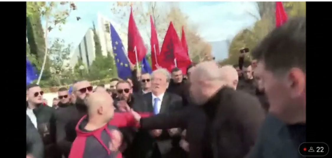 EMRI/ Identifikohet personi qe goditi Berishën