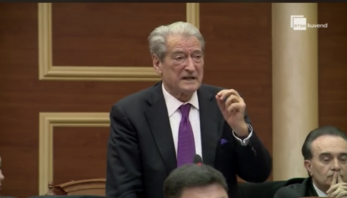 Berisha, Nikollës: Je kryetare e Parlamentit, apo sekretare e Edi Ramës