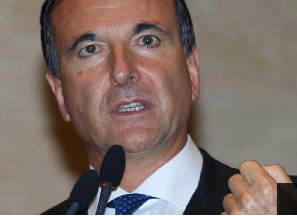 Ndahet nga jeta politikani i njohur italian