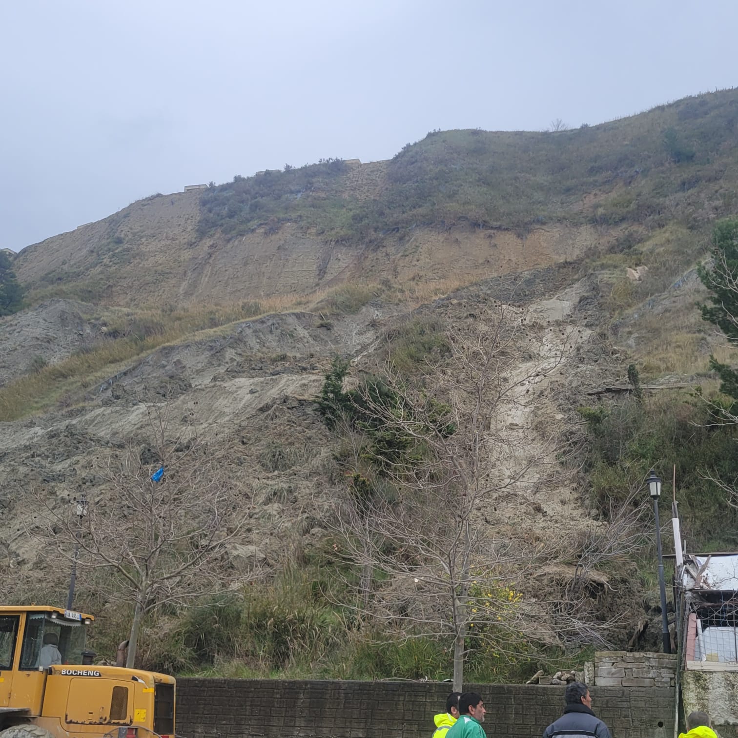 Shembje të reja në Currila, sekretarja e PD sjell fotot. Disa pyetje për investimin e vjedhur nga socialistët