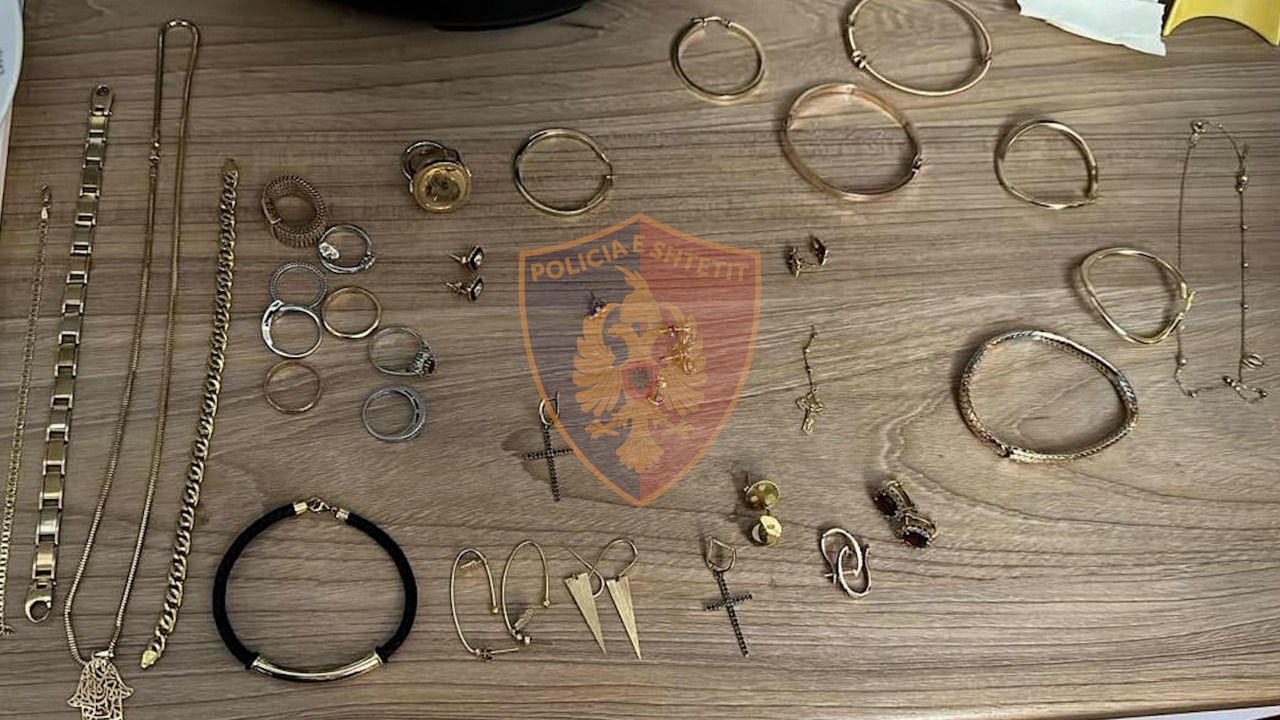 Kapet thesari i sanitares në tubin e aspirimit, 400 mijë euro dhe bizhu floriri