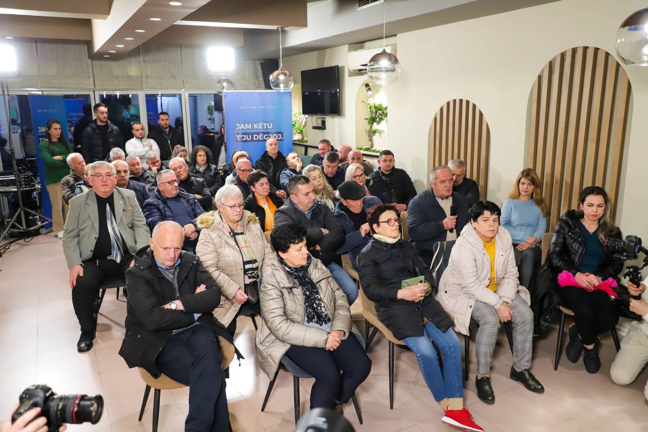 Belind Këlliçi me banorët e njësisë Nr.3: Jam këtu për t’ju dëgjuar! Veliaj më i keq se Edi Rama!