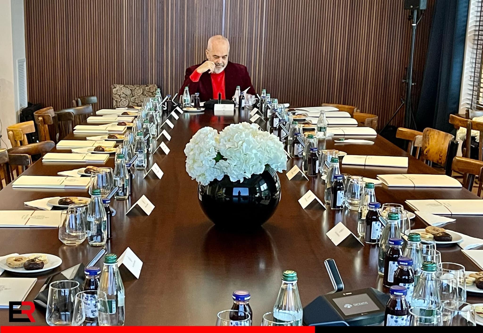 Rama lajmëron prishjen e stadiumit Selman Stërmasi, çfarë do ndodhë me tatimin e Jashtëzakonshëm