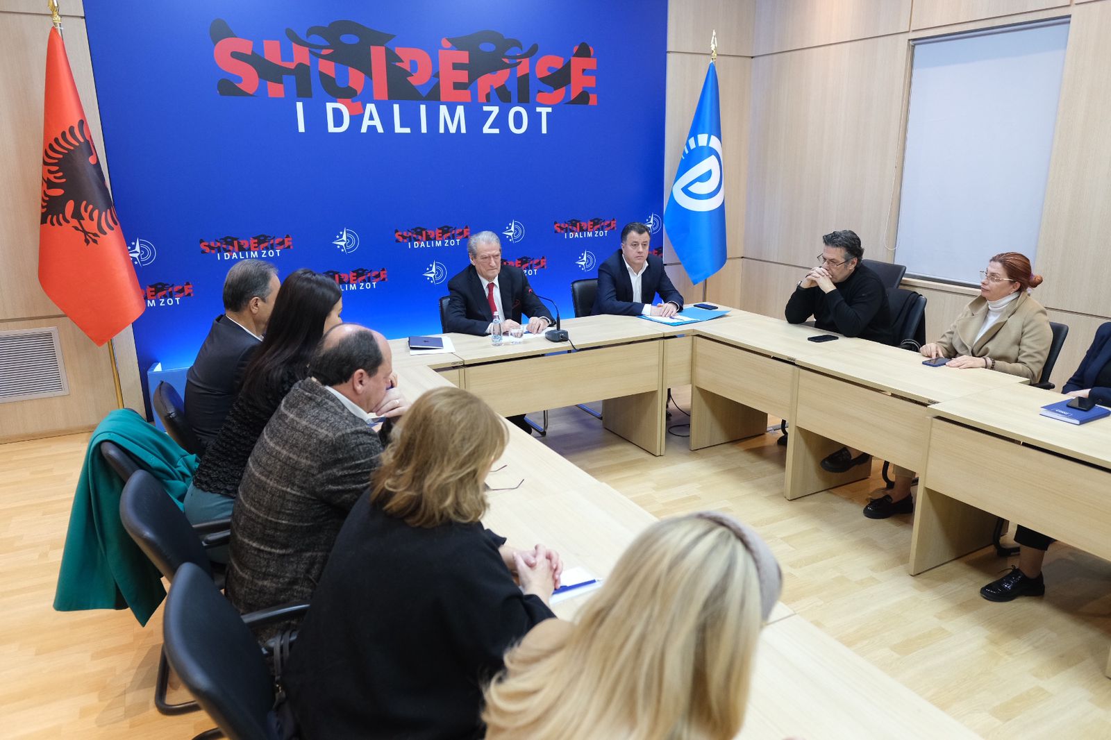 Berisha: Rama-McGonigal bënë një grusht shteti të shuajnë pluralizmin