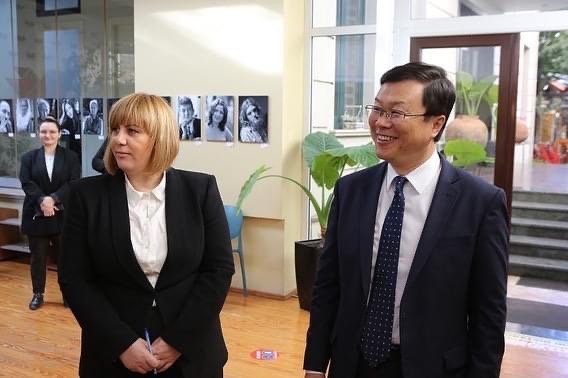 Kina dhe Shqipëria forcojnë bashkëpunimin në fushën e librit