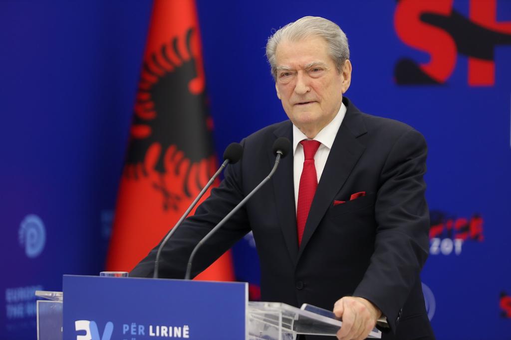 Nën petkun e FBI-së, Rama ka angazhuar agjenturën ruse kundër PD-së