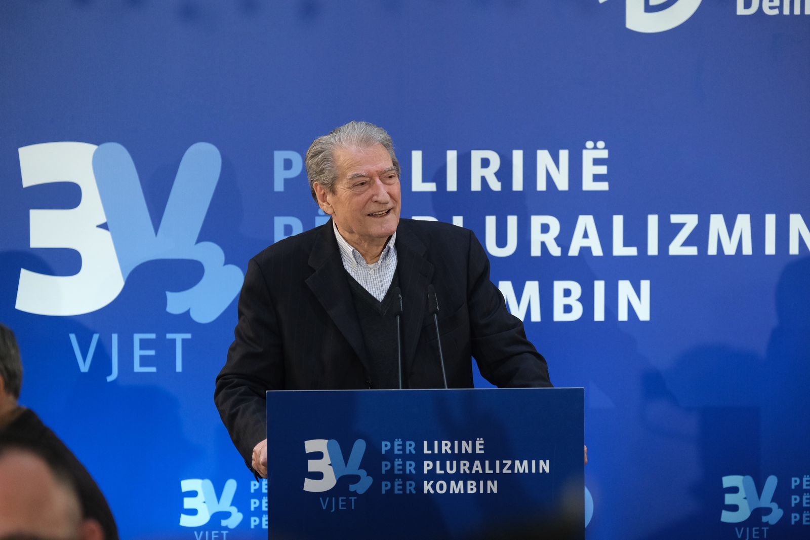 “Agron Malaj ka marrë nga Erion Veliaj 35 milionë euro tendera”