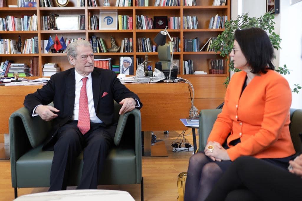 Berisha, takim me deputeten e parlamentit austriak