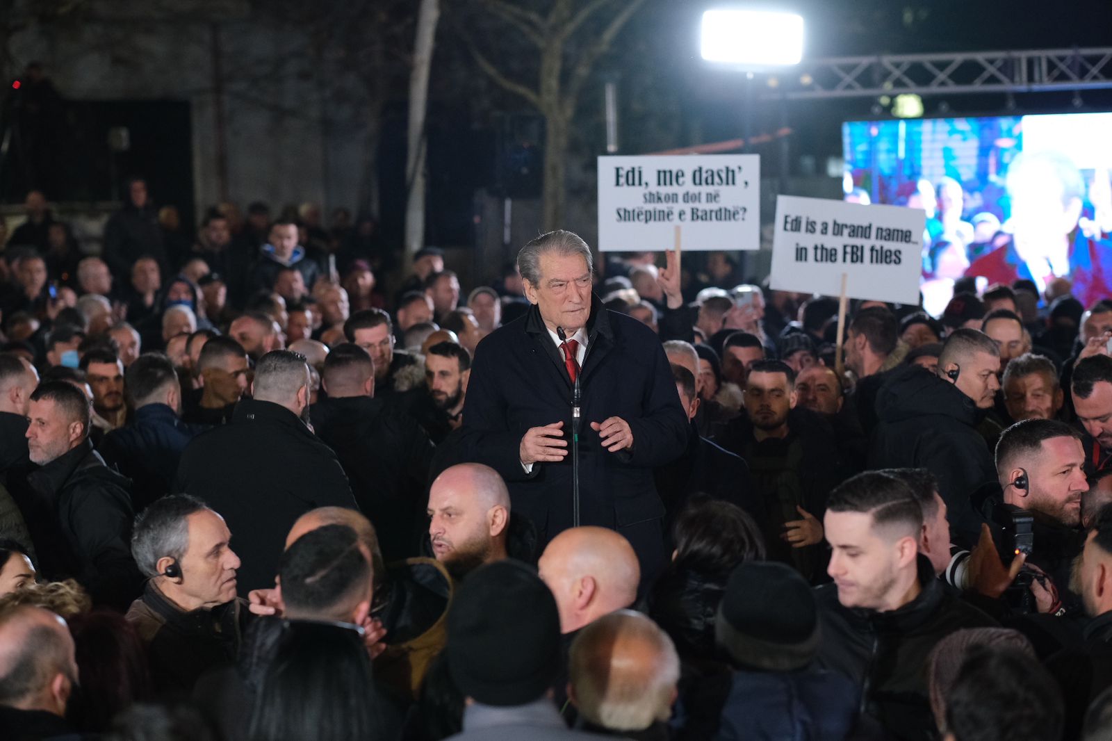 Berisha lajmëron përshkallëzim të protestës së opozitës në Parlament
